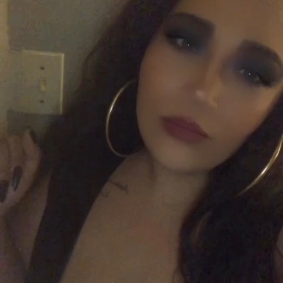 Meet your Posher, Aleea 💗✨🔥 - Picture 1 of 6